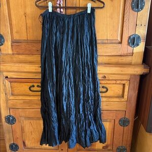 Soft Surroundings Black Crinkle Maxi Skirt